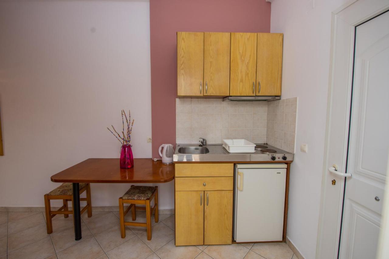 Kogeros Apartment Agios Georgios Pagon Ngoại thất bức ảnh